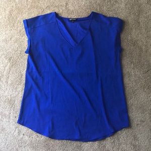 Silky v-neck gramercy tee